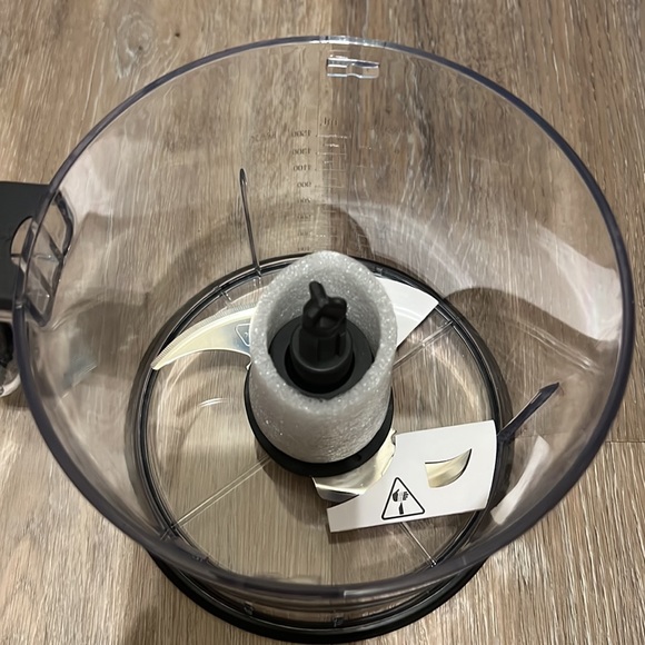 New pampered chef food processor - Picture 3 of 5